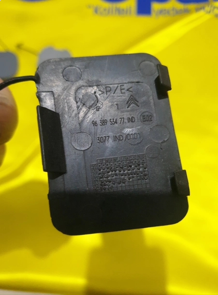 resimler/genel/Cıtroen Xsara II Arka Tampon Çeki Demir Kapağı Ürün CITROEN ORJİNALDİR 7414W0  9638953477